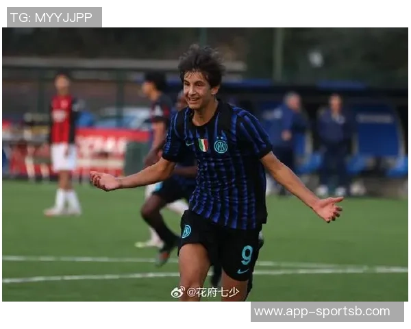 国米官方宣布签约18岁克罗地亚中卫亚基罗维奇将加入U23梯队发展 国米官方宣布签约18岁克罗地亚中卫亚基罗维奇将加入U23梯队发展