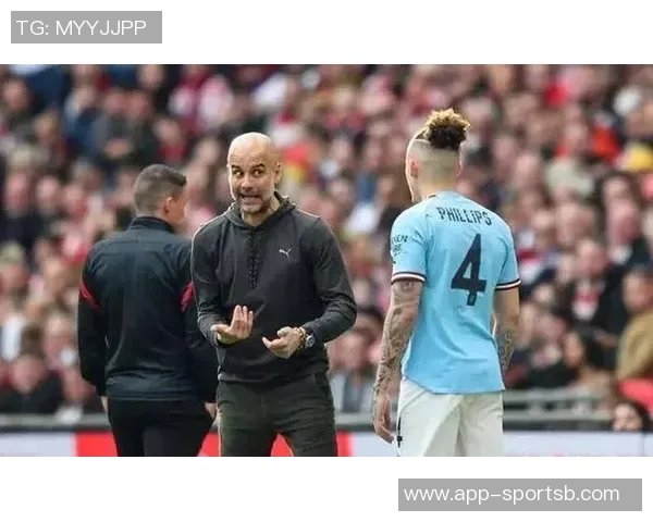 瓜帅谈球队调整困难强调接近榜首的重要性与篮球暂停机制的差异 瓜帅谈球队调整困难强调接近榜首的重要性与篮球暂停机制的差异